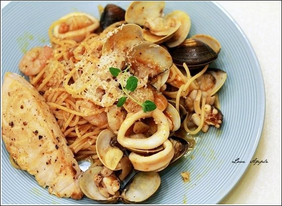 7wCNyy_EOIS7Nf3BpL40Og 7wCNyy_EOIS7Nf3BpL40Og