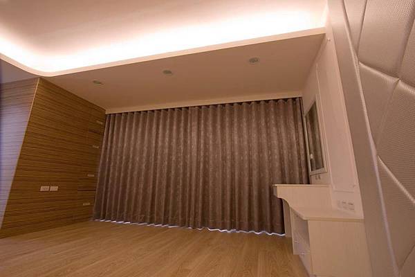 398726_209418999148740_40412460_n