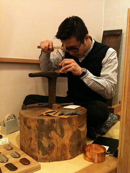 1811223690.jpg 1811223690.jpg