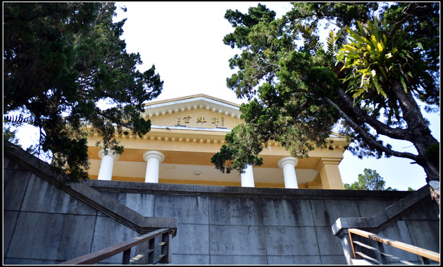 〈日月潭〉甜月亮手作義式冰淇淋&耶穌堂 〈日月潭〉甜月亮手作義式冰淇淋&耶穌堂