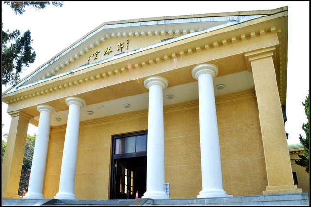 〈日月潭〉甜月亮手作義式冰淇淋&耶穌堂 〈日月潭〉甜月亮手作義式冰淇淋&耶穌堂