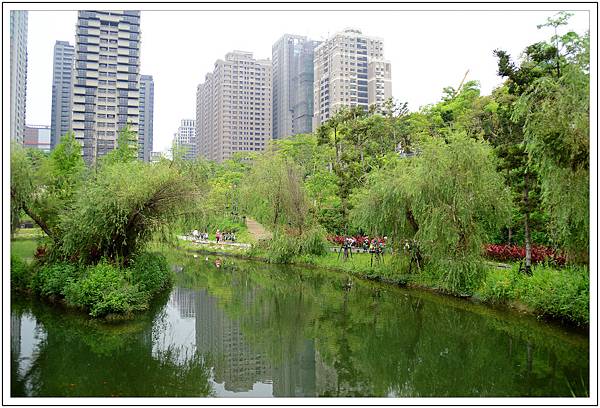 〈台中秋紅谷〉幸福小水舞 〈台中秋紅谷〉幸福小水舞