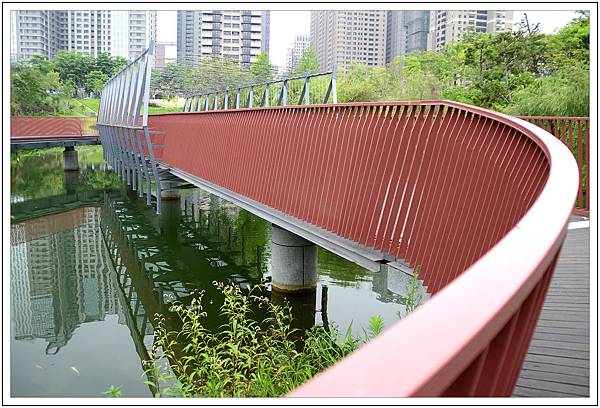 〈台中秋紅谷〉幸福小水舞 〈台中秋紅谷〉幸福小水舞