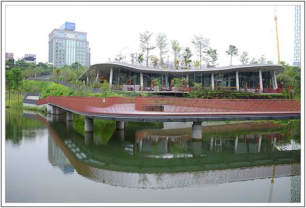 〈台中秋紅谷〉幸福小水舞 〈台中秋紅谷〉幸福小水舞