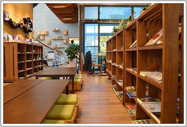 〈台中烏日〉羅布森咖啡‧書蟲房 〈台中烏日〉羅布森咖啡‧書蟲房