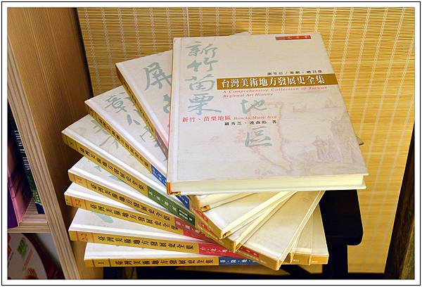 〈台中烏日〉羅布森咖啡‧書蟲房 〈台中烏日〉羅布森咖啡‧書蟲房