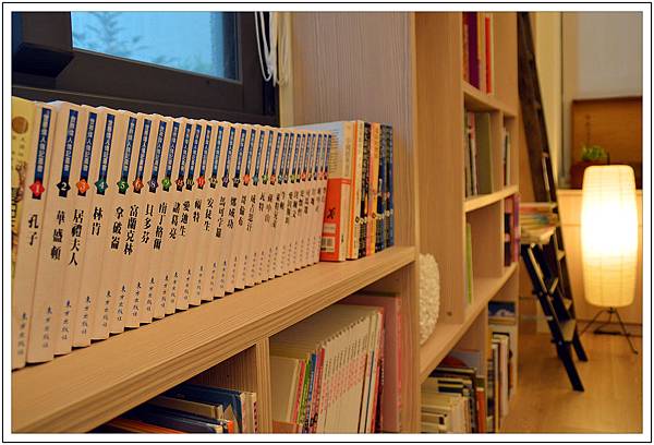 〈台中烏日〉羅布森咖啡‧書蟲房 〈台中烏日〉羅布森咖啡‧書蟲房