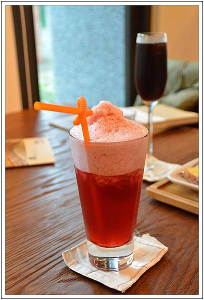 〈台中烏日〉羅布森咖啡‧書蟲房 〈台中烏日〉羅布森咖啡‧書蟲房