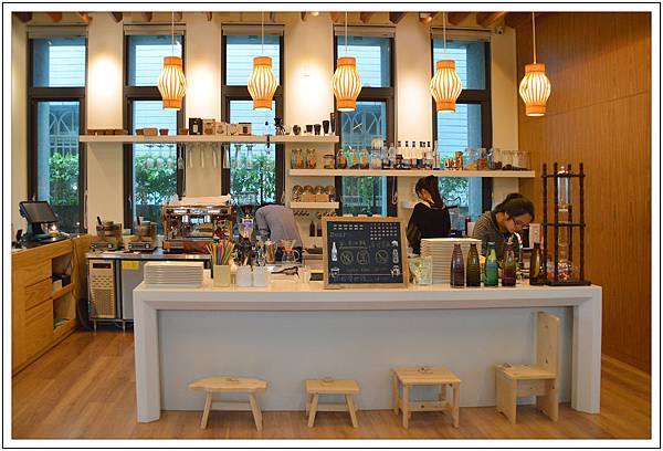 〈台中烏日〉羅布森咖啡‧書蟲房 〈台中烏日〉羅布森咖啡‧書蟲房