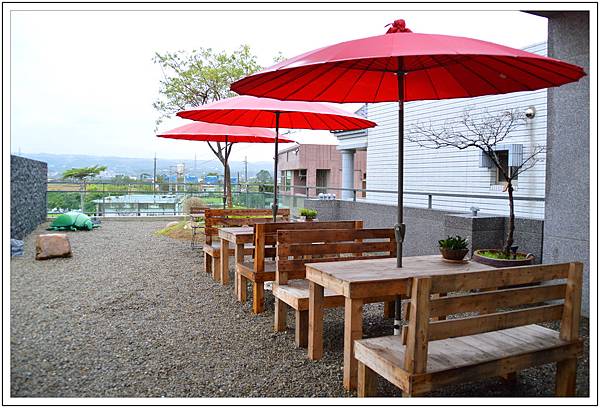 〈台中烏日〉羅布森咖啡‧書蟲房 〈台中烏日〉羅布森咖啡‧書蟲房