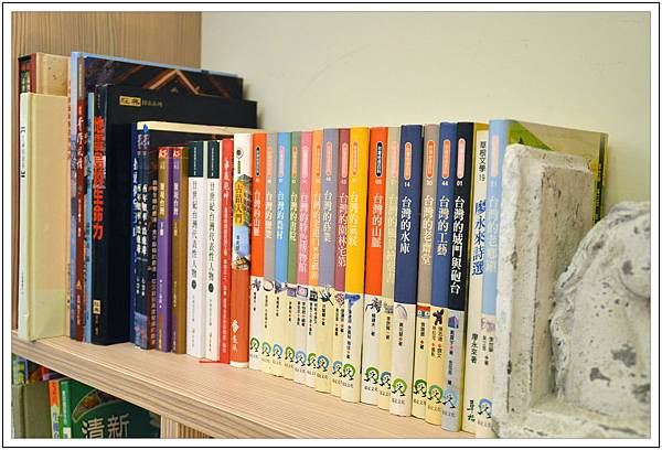 〈台中烏日〉羅布森咖啡‧書蟲房 〈台中烏日〉羅布森咖啡‧書蟲房