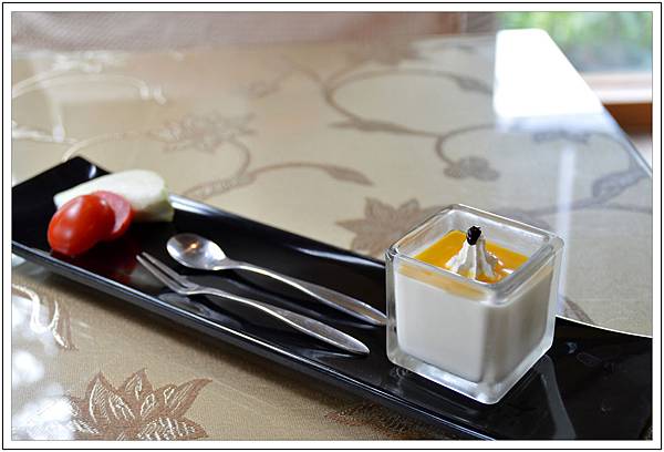 〈中興新村〉椰子樹下休閒餐廳 〈中興新村〉椰子樹下休閒餐廳