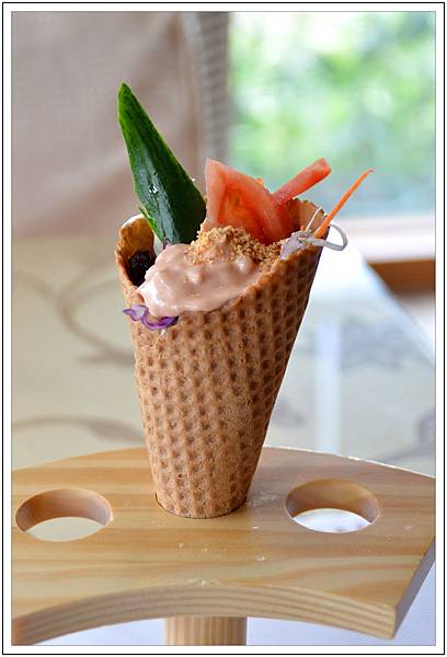 〈中興新村〉椰子樹下休閒餐廳 〈中興新村〉椰子樹下休閒餐廳