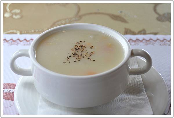 〈中興新村〉椰子樹下休閒餐廳 〈中興新村〉椰子樹下休閒餐廳