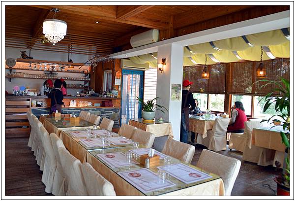 〈中興新村〉椰子樹下休閒餐廳 〈中興新村〉椰子樹下休閒餐廳