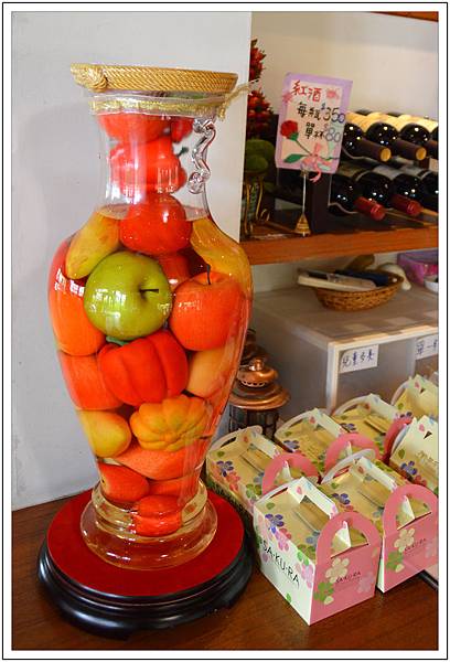 〈中興新村〉椰子樹下休閒餐廳 〈中興新村〉椰子樹下休閒餐廳