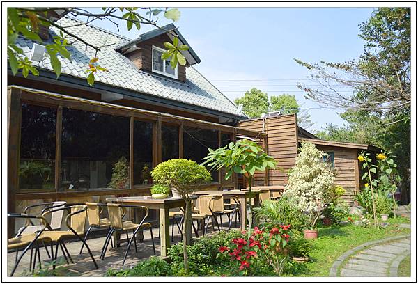 〈中興新村〉椰子樹下休閒餐廳 〈中興新村〉椰子樹下休閒餐廳