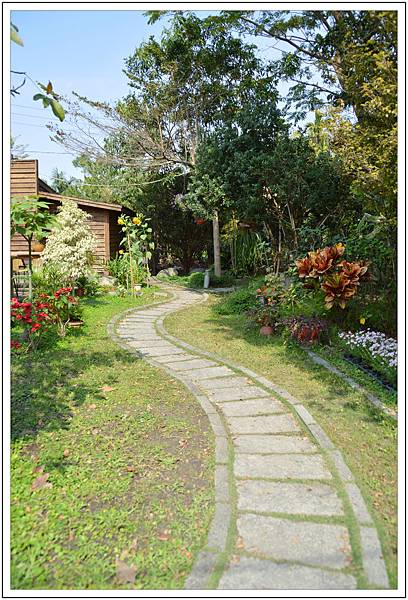 〈中興新村〉椰子樹下休閒餐廳 〈中興新村〉椰子樹下休閒餐廳