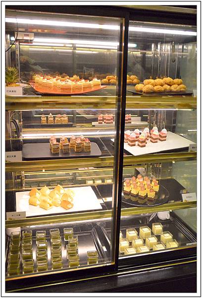 〈彰化員林〉食觀天下複合式餐廳~2樓百匯吃到飽 〈彰化員林〉食觀天下複合式餐廳~2樓百匯吃到飽