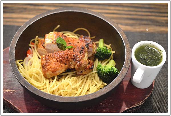 〈台中西區〉Huku幸福食尚創作料理~與貓頭鷹甜蜜用餐