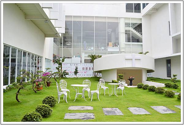 〈彰化花壇〉麗園咖啡廳~來階梯座位區享用下午茶 〈彰化花壇〉麗園咖啡廳~來階梯座位區享用下午茶