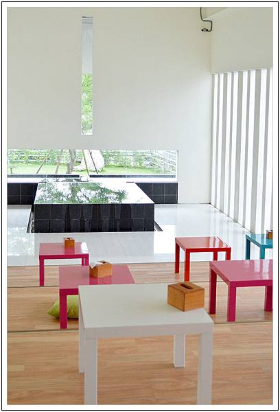 〈彰化花壇〉麗園咖啡廳~來階梯座位區享用下午茶 〈彰化花壇〉麗園咖啡廳~來階梯座位區享用下午茶