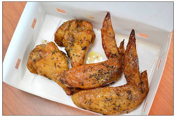 拿坡里新口味~紅酒醬肉丸披薩 拿坡里新口味~紅酒醬肉丸披薩