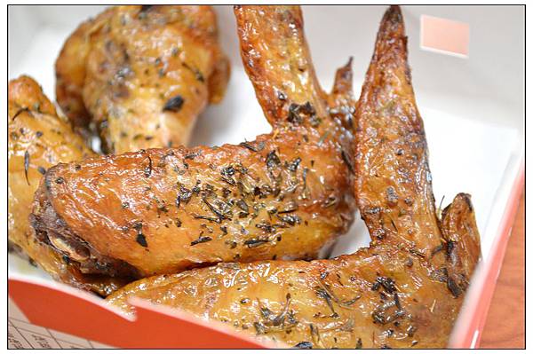 拿坡里新口味~紅酒醬肉丸披薩 拿坡里新口味~紅酒醬肉丸披薩