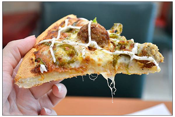 拿坡里新口味~紅酒醬肉丸披薩 拿坡里新口味~紅酒醬肉丸披薩