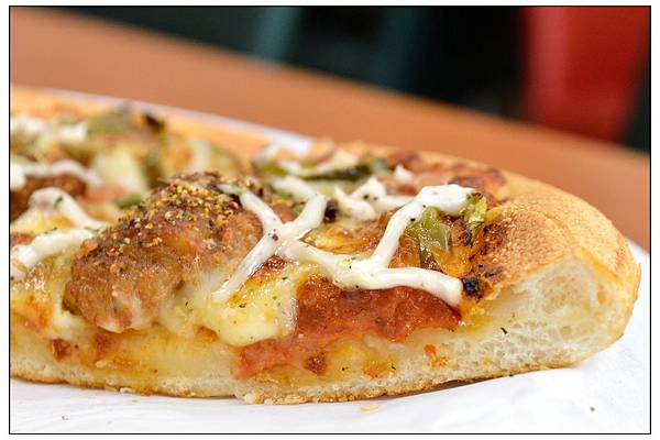 拿坡里新口味~紅酒醬肉丸披薩 拿坡里新口味~紅酒醬肉丸披薩