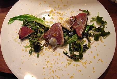 鰹魚、油漬鳥貝佐山菜昆布拌菜、烏魚子末.JPG 鰹魚、油漬鳥貝佐山菜昆布拌菜、烏魚子末.JPG