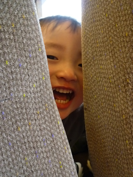 P1060272 車上搭訕小男孩.JPG P1060272 車上搭訕小男孩.JPG