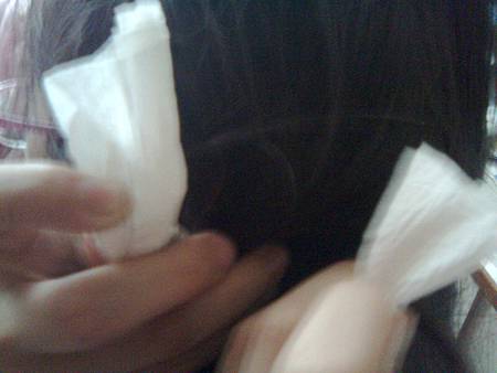 6.捲上去後準備打結 6.捲上去後準備打結