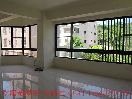 2F客廳_調整大小.JPG 2F客廳_調整大小.JPG