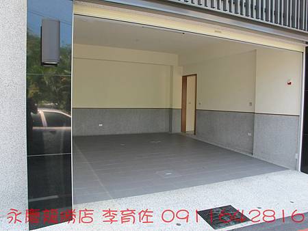 1F雙併車庫1_調整大小.JPG 1F雙併車庫1_調整大小.JPG