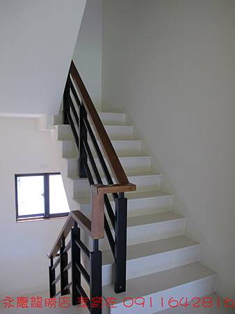 2F梯間_調整大小.JPG 2F梯間_調整大小.JPG