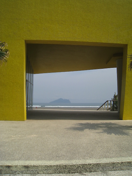 這個洞可以看見全部龜山島 這個洞可以看見全部龜山島