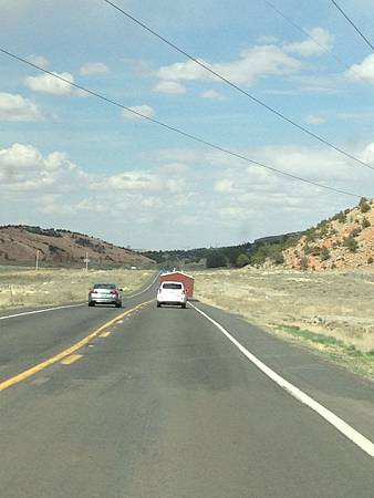 一棟房子在路上跑 一棟房子在路上跑