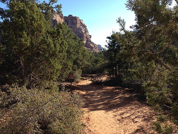 Left Fork Trailhead附近