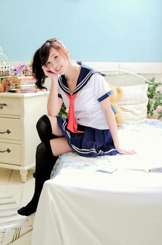 爆乳美腿制服正妹“十級索”