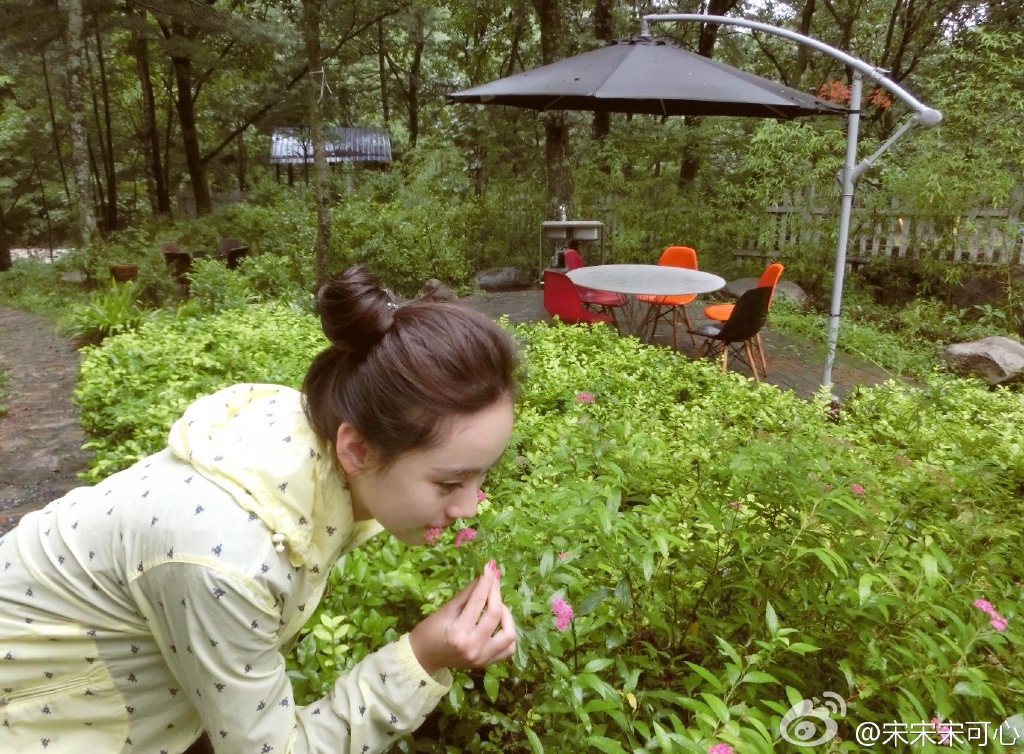 女神級校花嬌羞單純惹人愛~