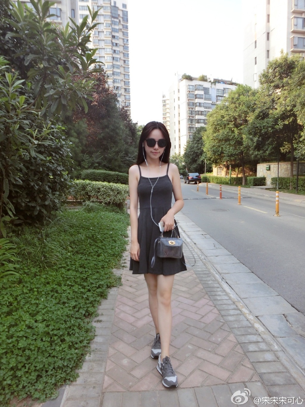 女神級校花嬌羞單純惹人愛~