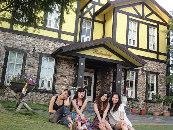 598677_492272537457783_189354785_n