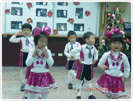 幼稚園聖誕節表演.jpg 幼稚園聖誕節表演.jpg