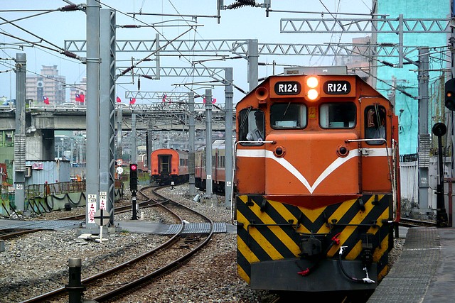 火車的影像‧R124@松山 火車的影像‧R124@松山