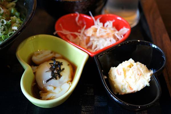 台北美食推薦-超多牛肉的美式新丼＂新丼創意丼飯專賣＂（近中山捷運站）