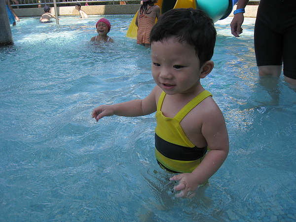 開心的柚子..下一秒就被滅頂了