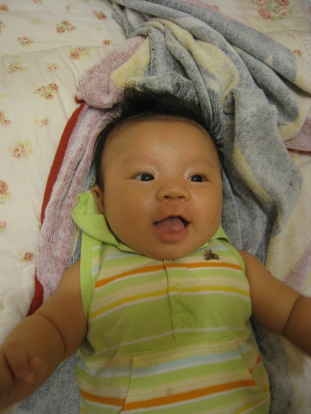 兩個月愛笑的柚子..