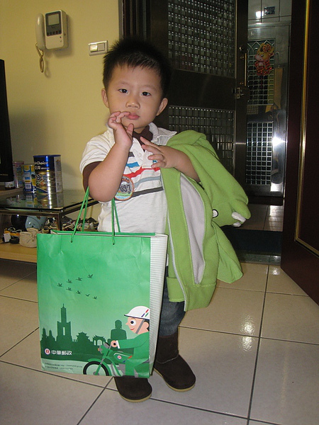 大包小包的勒..