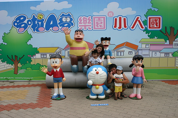 要排隊才有得照的小叮噹.. 要排隊才有得照的小叮噹..